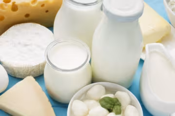 Молочна продукція в супермаркеті