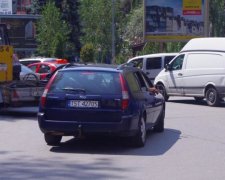 Водії з "євробляхами" знову взяли депутатів у облогу