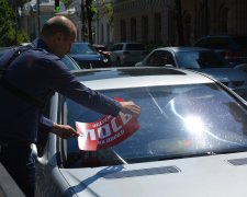 Депутатів порівняли з "лосями на дорозі": фото говорять самі за себе