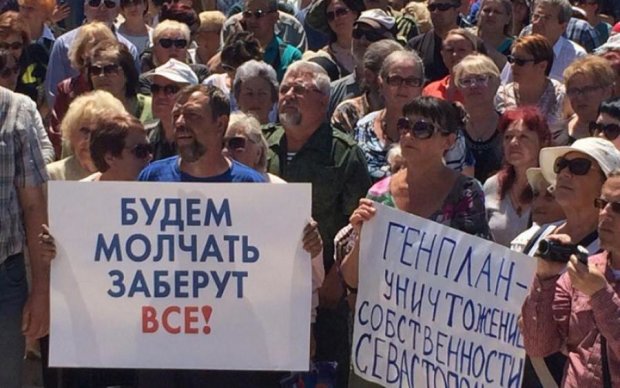 Не прошло и пяти лет: крымчане решили устроить Майдан и себе