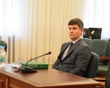 Суддя Денис Мандичев