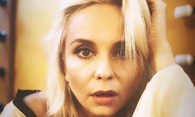 Лилия Ребрик прямо с утра в прямом эфире решила расстегнуть блузочку: "А я уже"