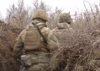 Українські військовослужбовці, скріншот: Youtube
