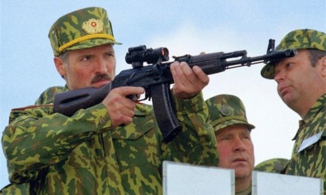 Лукашенко перевіряє білоруську армію