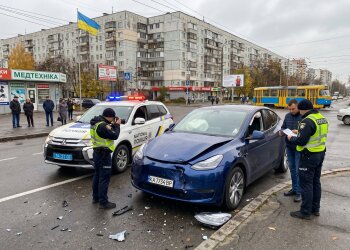 Tesla ДТП Київ поліція