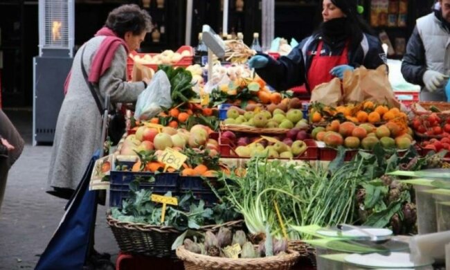 Фрукти дорожчають, а м'ясо дешевшає