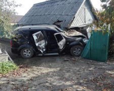 Стена не остановила: бешеный россиянин на внедорожнике снес толпу