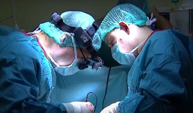 Трансплантація, кадр з відео, зображення ілюстративне: YouTube
