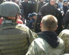 Добре, але мало: екс-боєць АТО побив пропагандиста Коцабу