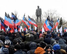 Алкоголіки Захарченка вигадали собі 100 років історії