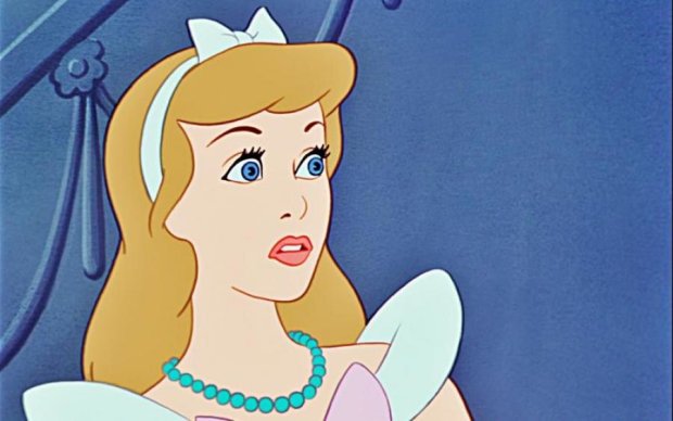 Популярный бренд показал, что у диснеевских принцесс под платьями: фото