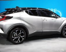 Купуй українське: батько Гройсмана замість Таврії чомусь купив Toyota