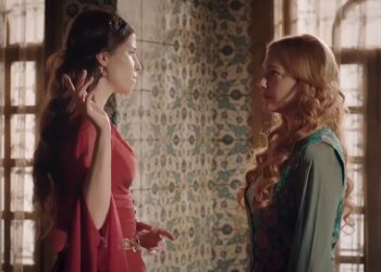 Сельма Эргеч и Мерьем Узерли, кадр из сериала "Великолепный век"