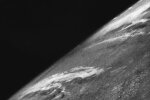 Первая фотография Земли из космоса с ракеты "Фау-2"