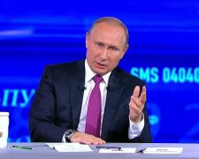 Путин во время "прямой линии"