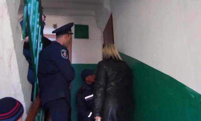 В квартире нашли маму и дочь мертвыми