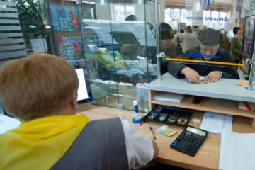 У Львові працівниця "Укрпошти" знущається з україномовних: "Нікагда нє будєт"