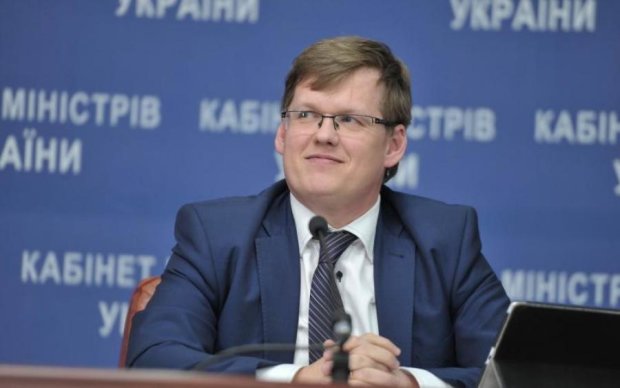 Уряд пояснив, що сталось з зарплатами українців