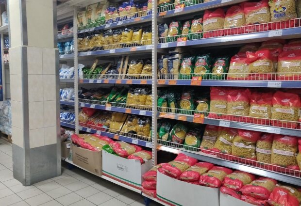 Супермаркет, макарони, фото: Знай.ua
