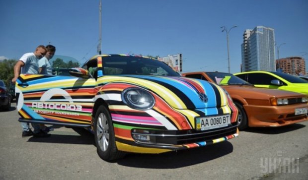 На "Volkswagen Fan Day" в Киеве соревновали в тюнинге машин (фото)