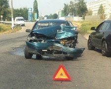 Страшна аварія на Харківщині: іномарка зіткнулася з автобусом (фото)