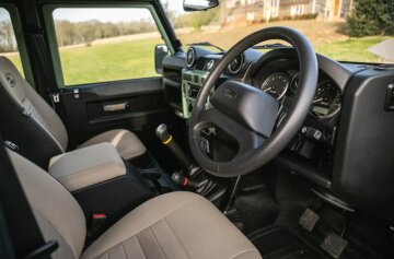 Land Rover Defender, фото: Iconic Auctioneers