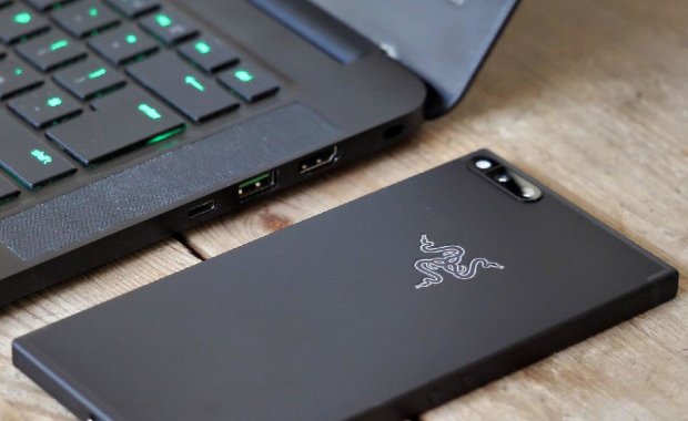 Razer Phone 2: на прилавки увірвався найпотужніший ігровий смартфон