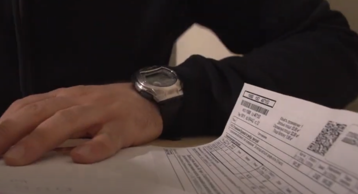 Платіжки за комуналку. Фото: скрін youtube