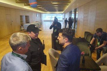 Срочно: за Зеленским приехала полиция