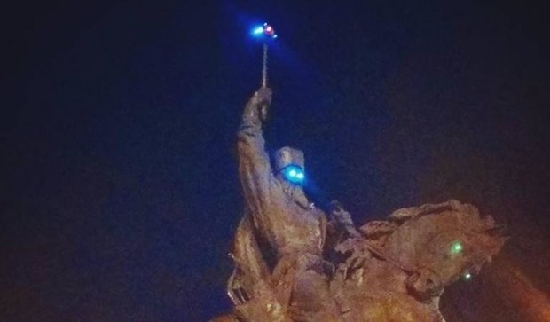Памятник Сагайдачному превратили в "Бэтмена"