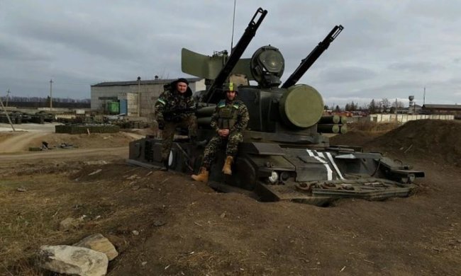 Герої за кадром: хто насправді захищає Авдіївку