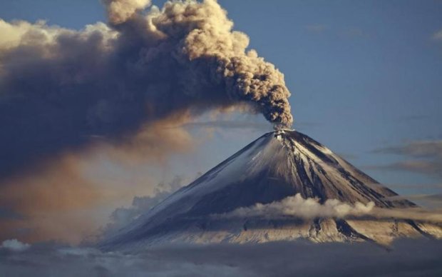 Свет померк: вулкан в Японии устроил настоящий Судный день