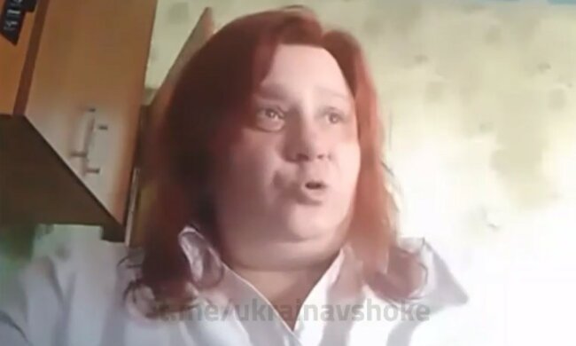 Співробітниця Укрзалізниці зізналася, навіщо носить з собою сокиру взимку і влітку: наколоти за 6 тисяч гривень