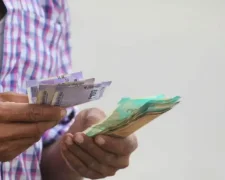 Денежные переводы евро из Европы в Украину