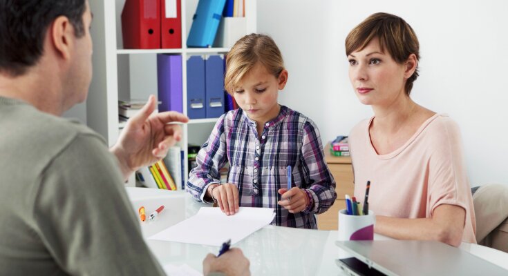 "Зачем ставить двойки?": родители возмутились "совком" в школах