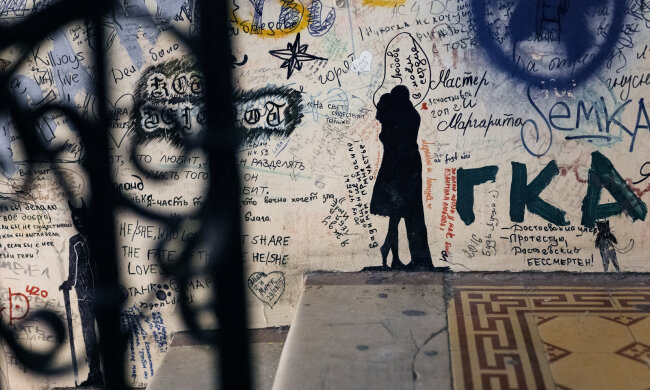 Квартира Воланда из "Мастера и Маргариты" снова ожила, соседи сходят с ума: "Слышим стоны и плач..."