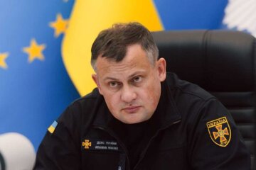 Последствия атаки на здание ГСЧС в Киеве