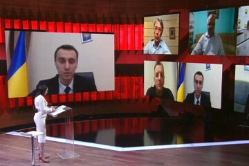 Доплати медикам - Ляшку довелося виправдовуватися за мізерні аванси