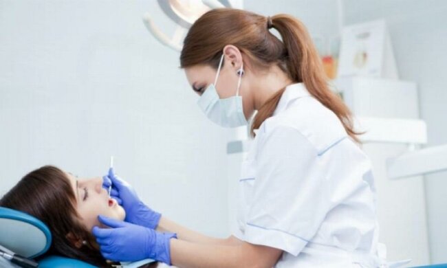 Українці перестали вставляти золоті коронки