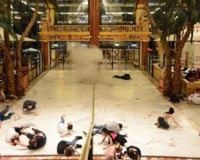 Сотні англійців взяли участь у постановочному теракті