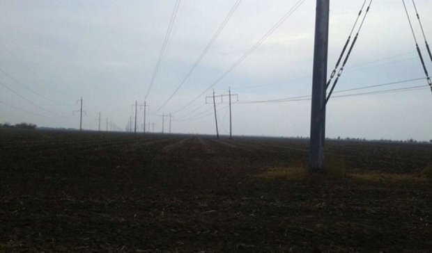 На крымской границе подорвали еще одну электроопору 