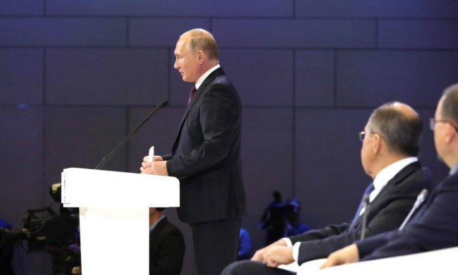 Главное за ночь: смерть Путина, заложники ID-карт и попы-предатели