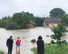 На Прикарпатті пішли під воду 400 мільйонів