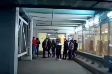У Києві банда малоліток "пресувала" 12-річного школяра на очах у перехожих: " Тобі все одно п*зда"