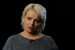 Ирма Витовская спряталась за цветами от фанатов - "Невероятный флер нежности"
