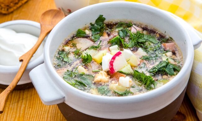 Лий в окрошку лише квас - готуємо головний холодний суп літа