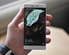 Huawei презентував смартфони з "унікальною камерою"