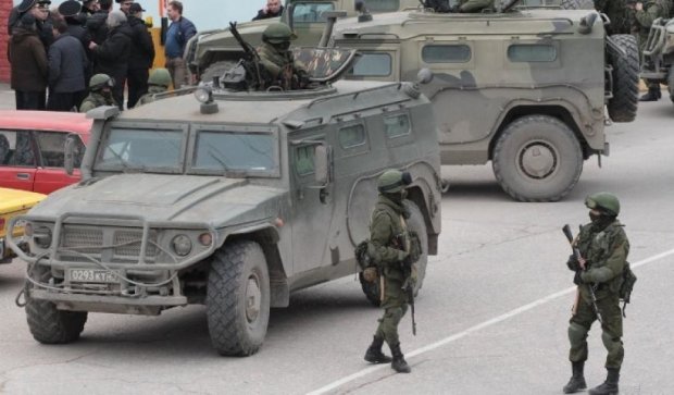 В оккупированном Крыму активизировались "зеленые человечки" и раздаются выстрелы