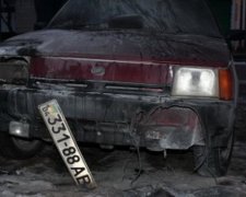 На Дніпропетровщині журналісту спалили авто