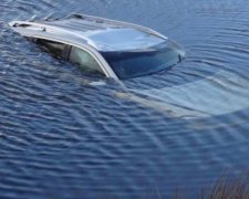 5 шагов к спасению из тонущего автомобиля